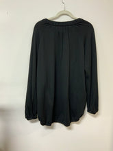 Load image into Gallery viewer, CAbi (M) black long sleeve

