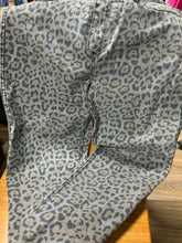 Load image into Gallery viewer, Slim Sat (14) rev leop jean NWT
