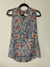 Load image into Gallery viewer, Cabi (XS) wh navy leaf red flwr Sl
