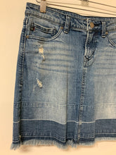 Load image into Gallery viewer, Dear JohN (27) DEN FRAY SKIRT

