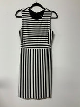 Load image into Gallery viewer, Ann Taylor (2) blk wh stripe
