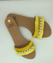 Load image into Gallery viewer, Hippie (8.5) yell sandal
