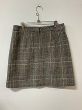 Load image into Gallery viewer, Bagatelle (M) plaid skirt NWT
