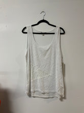 Load image into Gallery viewer, Laura (L) white lace front tank NWT
