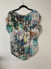 Load image into Gallery viewer, Cabi (S) flwr sheer tie top
