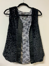 Load image into Gallery viewer, Buckle (L) black sequin fur vest
