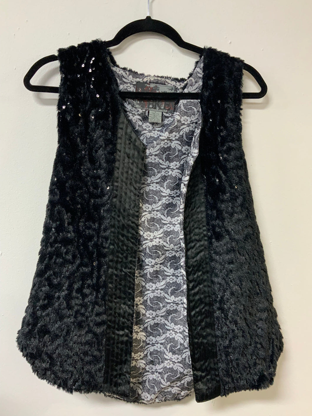 Buckle (L) black sequin fur vest