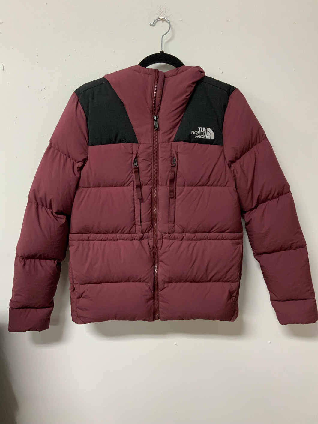 North Face (S) maroon & black puffer coat