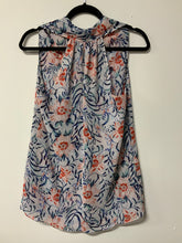 Load image into Gallery viewer, Cabi (XS) wh navy leaf red flwr Sl
