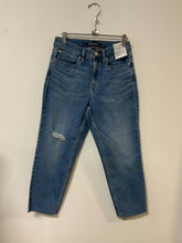 Load image into Gallery viewer, Calvin (28) high rise classic NWT
