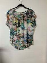 Load image into Gallery viewer, Cabi (S) flwr sheer tie top
