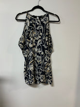 Load image into Gallery viewer, Suzanne (S) blk gold crm cold shoulder
