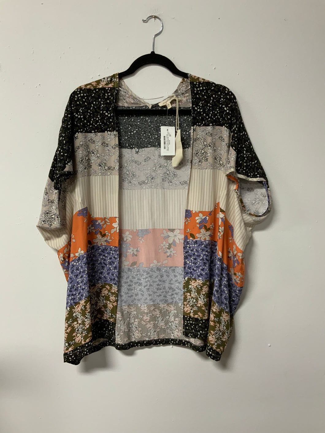 Mystree (S/M) blk flwr org shrug NWT