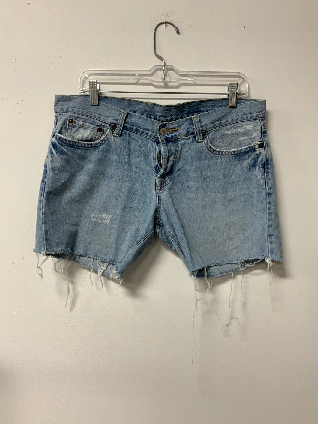 Lucky (10) den fray shorts