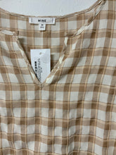 Load image into Gallery viewer, Mine (M) plaid shortsleeved shirt NWT
