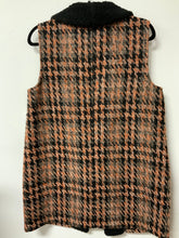 Load image into Gallery viewer, Tribal Jeans (M) black &amp; orange vest NWT
