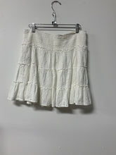 Load image into Gallery viewer, Amer E (L) white eyelet elas skirt
