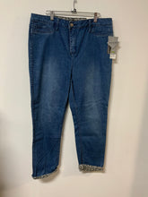Load image into Gallery viewer, Slim Sat (14) rev leop jean NWT
