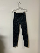 Load image into Gallery viewer, Spanx (L) grey camo leggings
