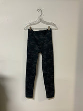 Load image into Gallery viewer, Spanx (L) grey camo leggings

