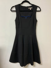 Load image into Gallery viewer, Banana Republic (4) black dress
