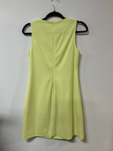 Load image into Gallery viewer, Banana (0) lime V dress
