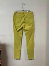 Load image into Gallery viewer, Cabi (8) lime jean curvy skinny

