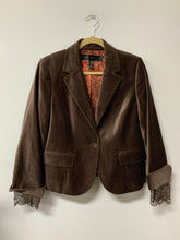 Load image into Gallery viewer, Luxury (14P) brown suede blazer
