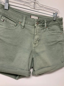 Dear John (26) green cuff short