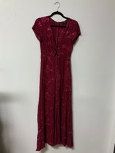 Load image into Gallery viewer, Vici (S) maroon maxi dress keyhole
