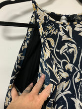 Load image into Gallery viewer, Suzanne (S) blk gold crm cold shoulder
