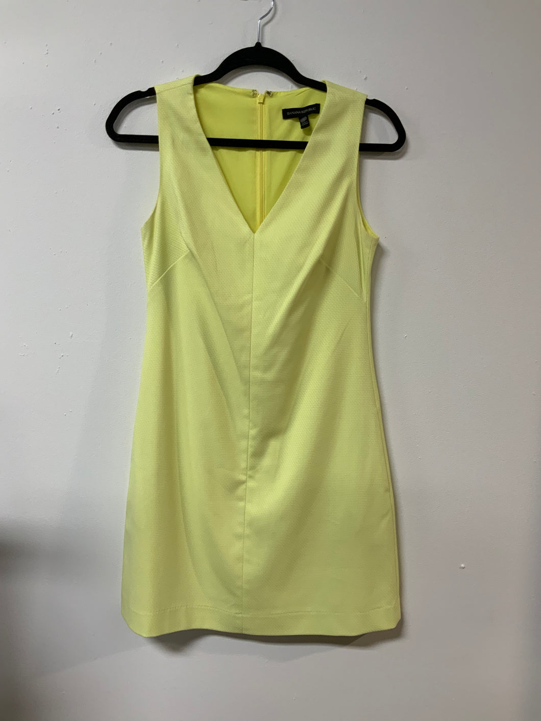 Banana (0) lime V dress