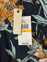 Load image into Gallery viewer, Cupio (S) blue flower shirt NWT
