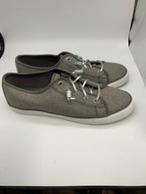 Load image into Gallery viewer, Sperry (9) Silver Tenn
