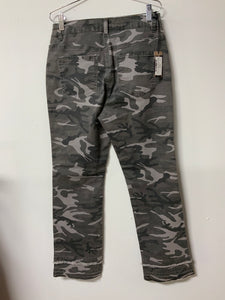 Ethyl (4) camo fray trim jean NWT