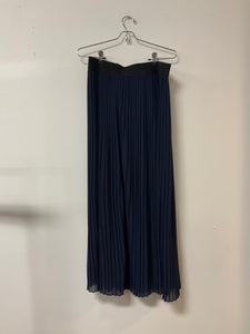 Zenana (XL) navy accord skirt NWT
