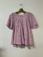 Load image into Gallery viewer, Hem (M) lav eyelet NWT
