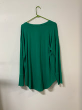 Load image into Gallery viewer, Liz (XL) green flowy hem NWT

