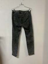 Load image into Gallery viewer, Cabi (2) grey fade jean
