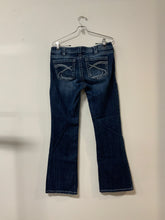 Load image into Gallery viewer, Silver (30) Tuesday boot jean
