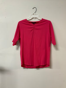 Compliments (L) pink center gather
