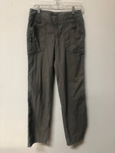 Load image into Gallery viewer, North Face (2) grey convertible pant
