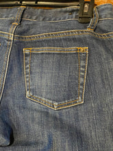 Load image into Gallery viewer, Cabi jean (2)
